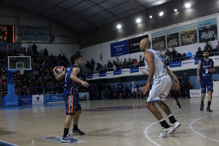 Unión sigue su gira por Chivilcoy (Fernando Mirada)