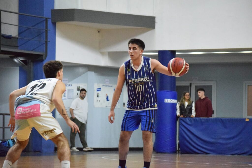 Sirochinsky terminó con un doble-doble (PN)